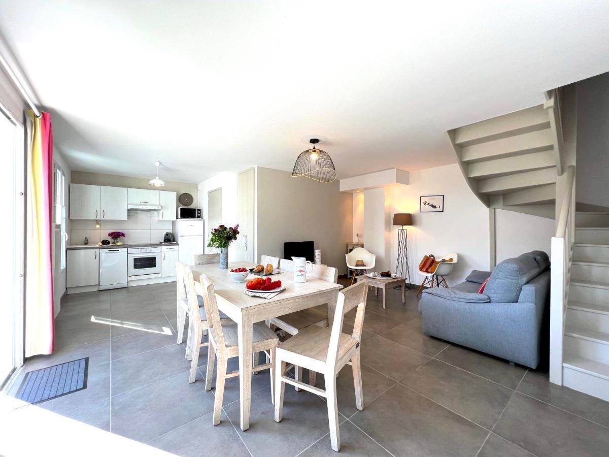 Le Clos Des Vieux Moulins La Flotte Exteriör bild